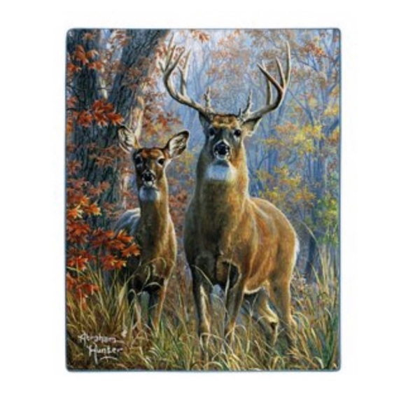 2 Deer Everwild Plush Throw Blanket. - Picture 2 of 7